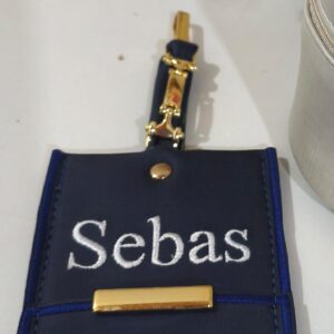 Llavero con nombre bordado